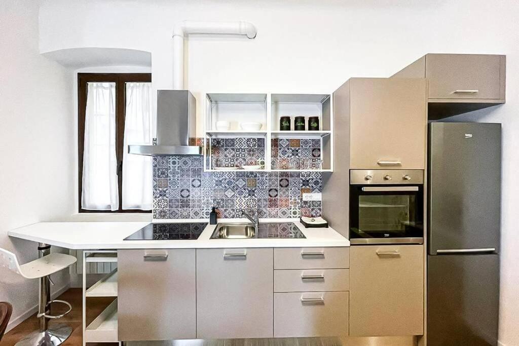 Luxury Stazione Centrale Elegante Loft Apartment Trieste Ngoại thất bức ảnh
